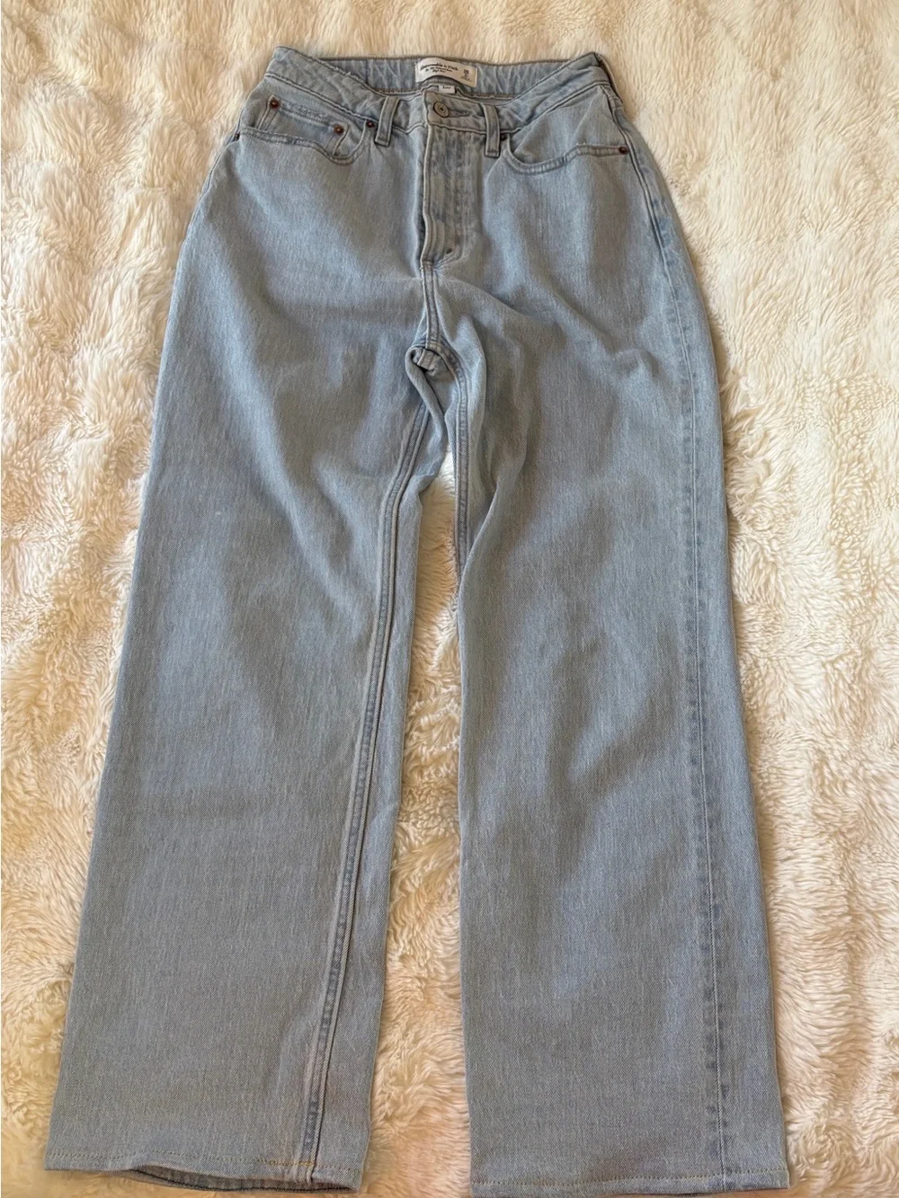 Abercrombie Light Wash Curve Love Wide-Leg Jeans - Picture 3 of 4